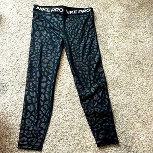 NWOT Nike Pro Leggings